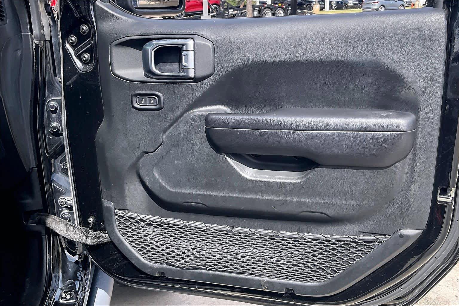 Used 2019 Jeep Wrangler Unlimited Rubicon w/ Dual Top Group AWD/4WD image 21