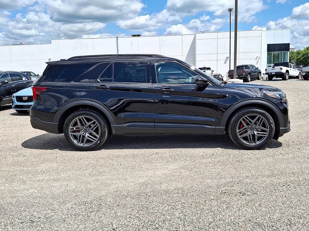 Used 2025 Ford Explorer ST w/ Sun And Sound Package AWD/4WD image 10