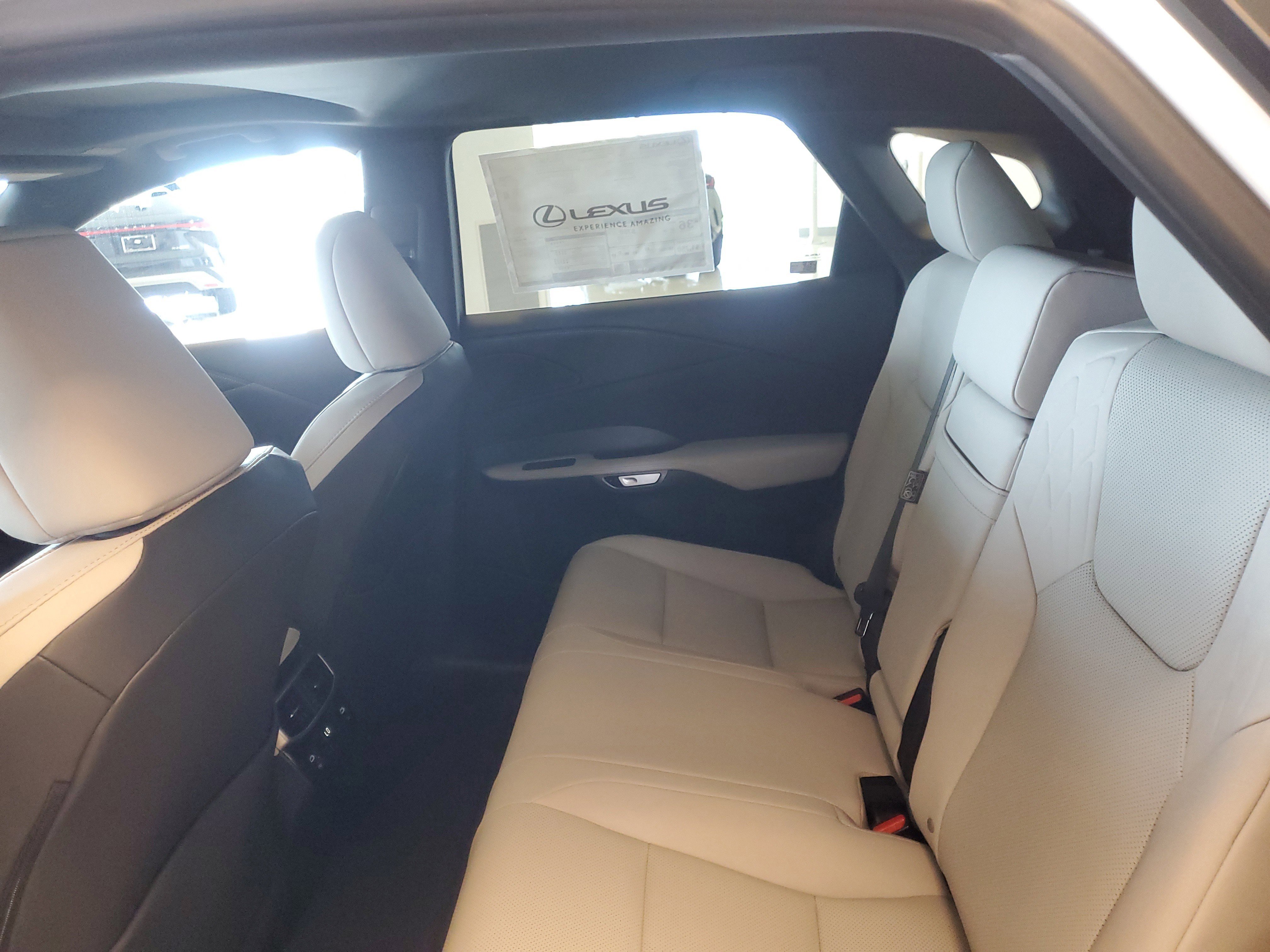 Used 2025 Lexus RX 350h image 16