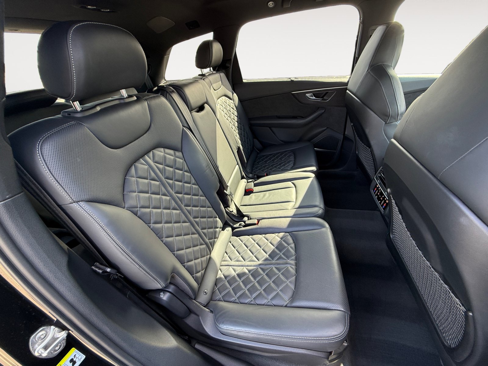 Used 2022 Audi SQ7 Premium Plus w/ SQ7 Executive Package AWD/4WD image 18