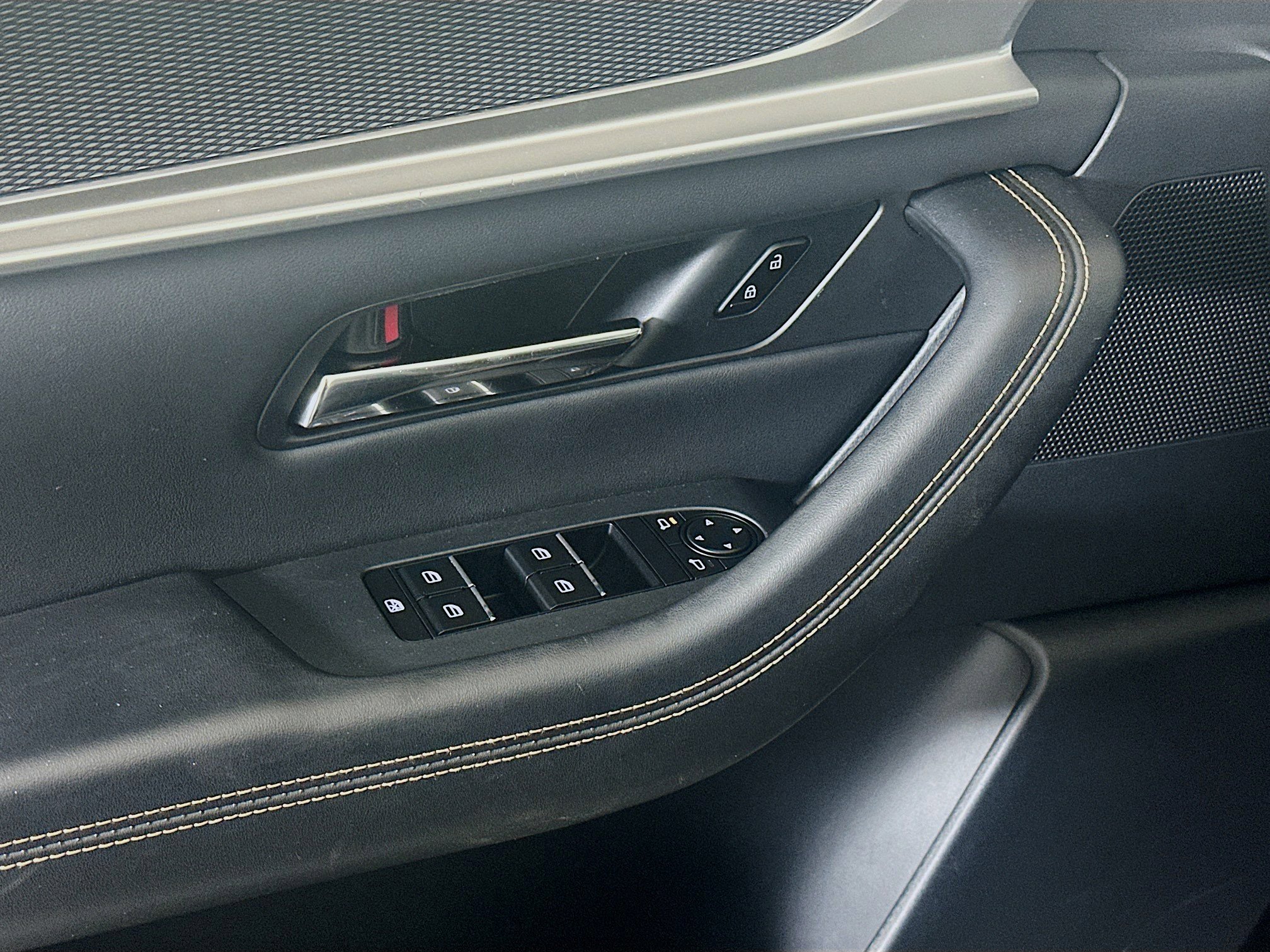 Used 2024 MAZDA CX-90 Plug-In Hybrid w/ Preferred image 15