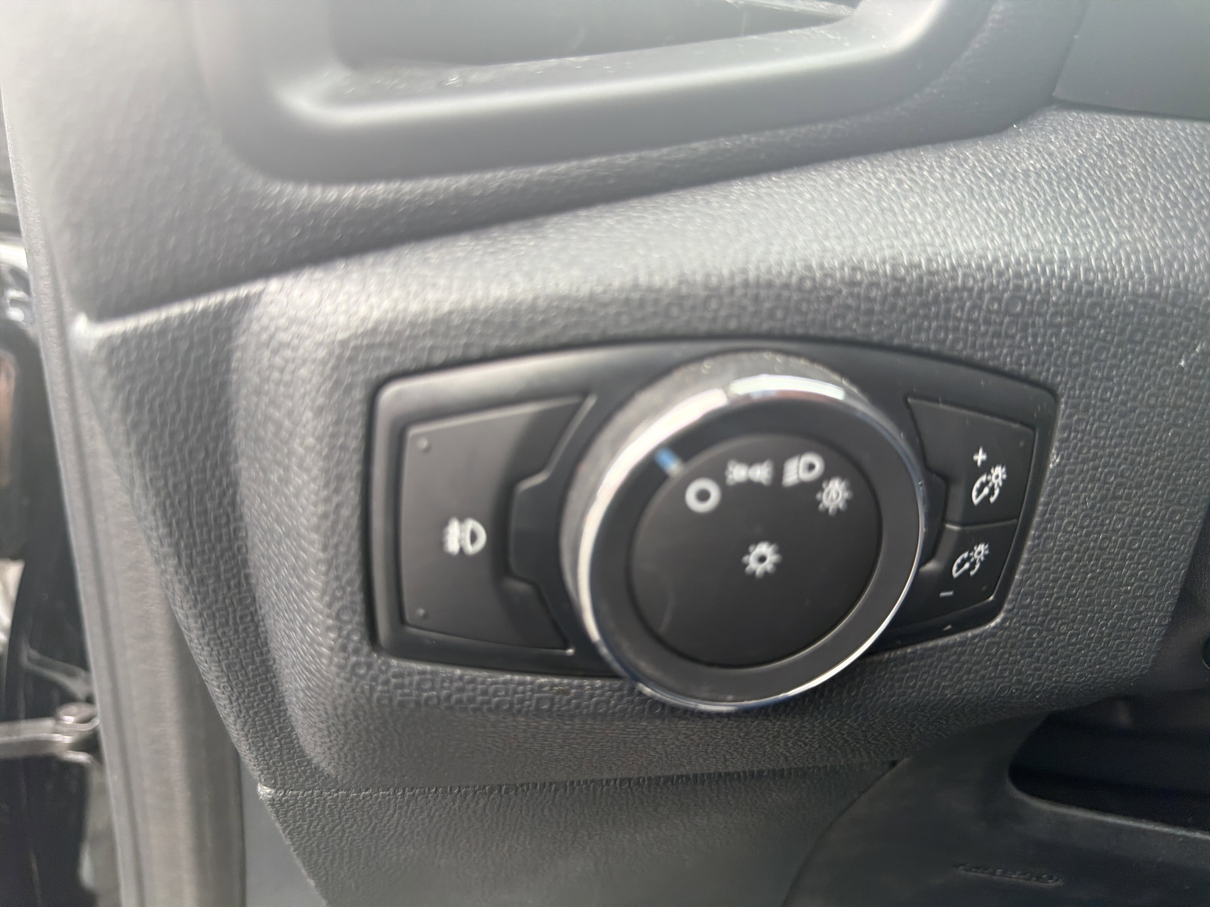 Used 2021 Ford EcoSport SE w/ SE Convenience Package image 29