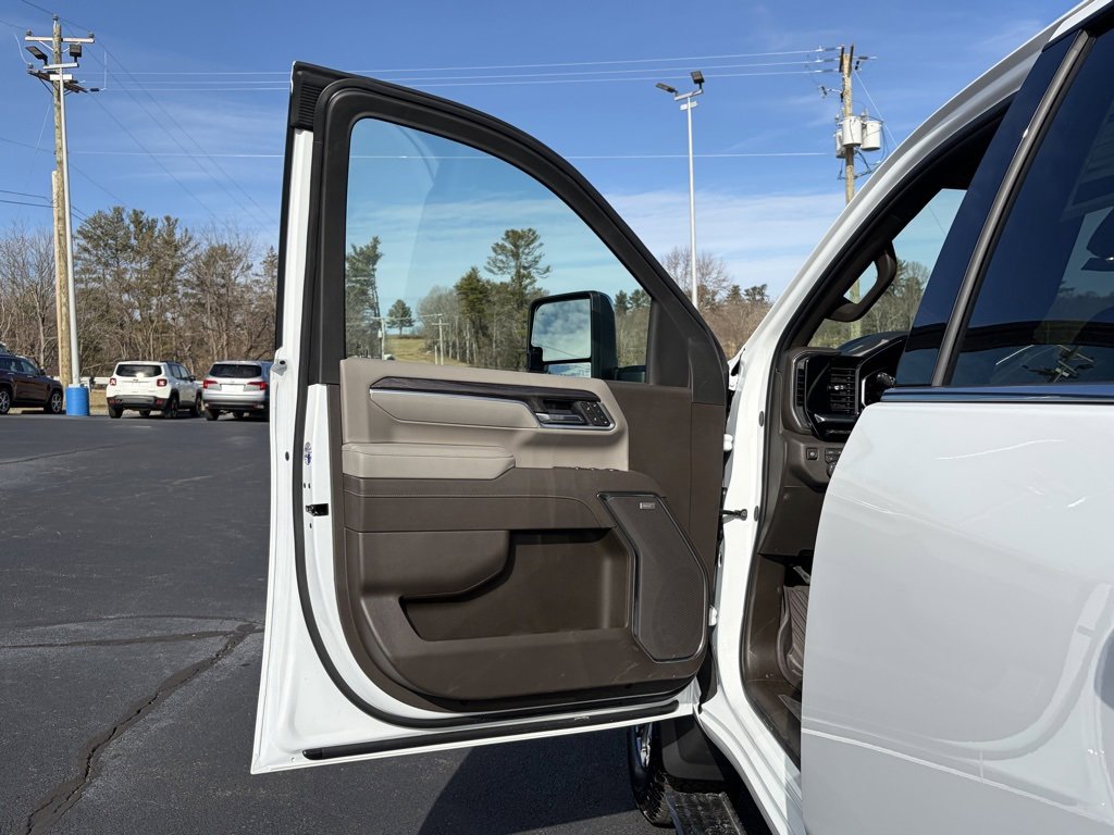New 2026 Chevrolet Silverado 2500 LTZ w/ LTZ Premium Package image 11
