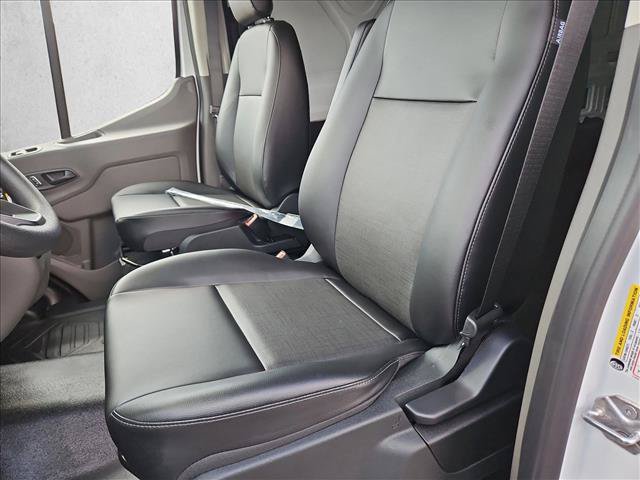 New 2026 Ford Transit 250 148 Medium Roof RWD image 4