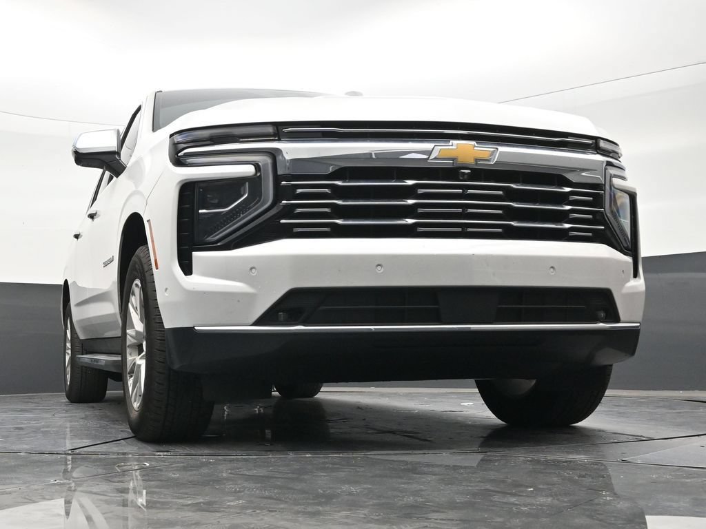 Used 2025 Chevrolet Suburban Premier RWD image 25