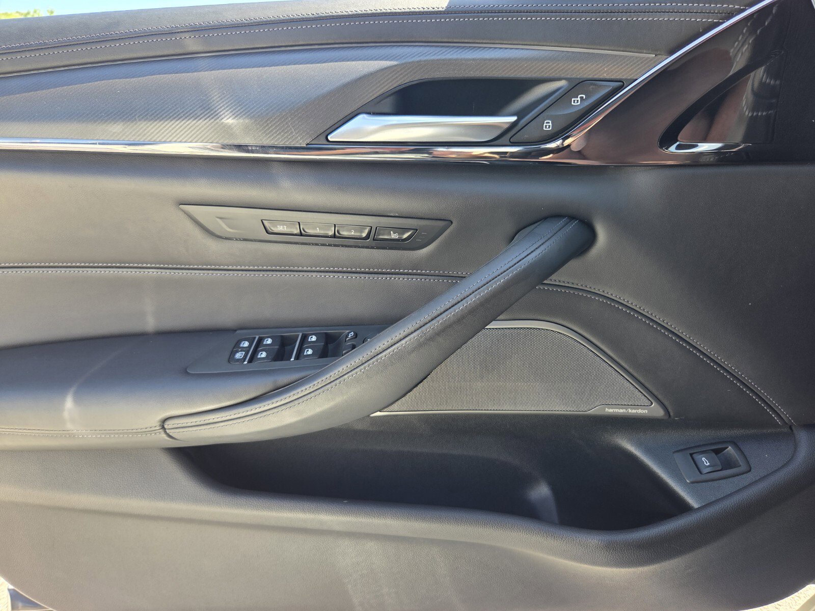 Used 2018 BMW M5 w/ Executive Package image 21