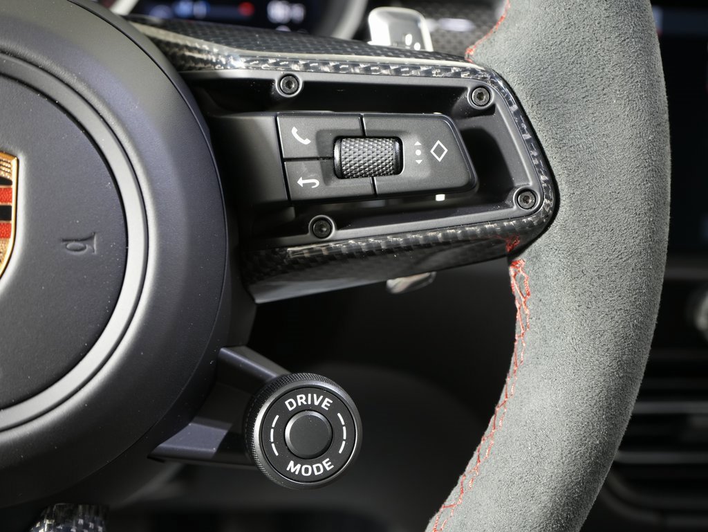 New 2026 Porsche Macan GTS image 25