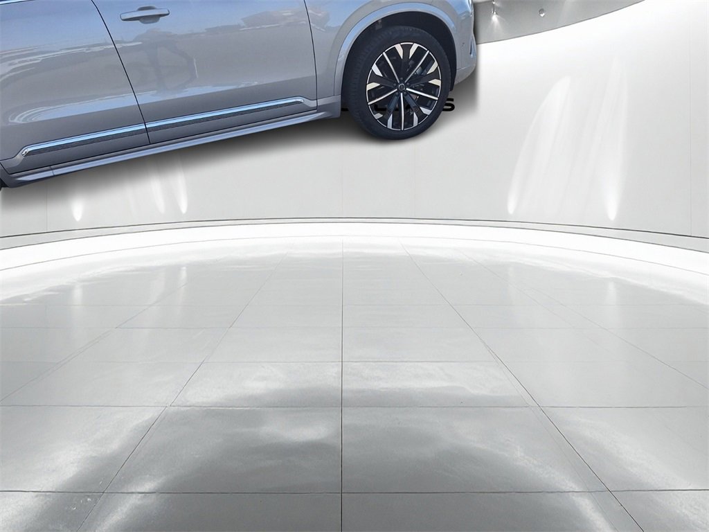 Used 2025 Volvo XC90 B6 Plus image 5