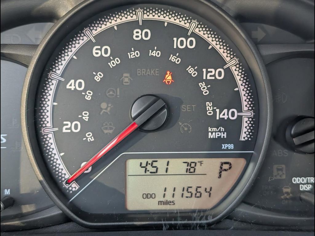 Used 2015 Toyota Yaris L image 10