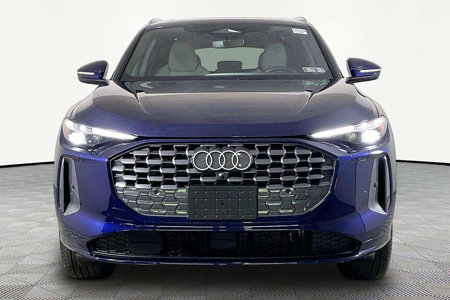 Used 2025 Audi Q5 Premium Plus AWD/4WD image 2