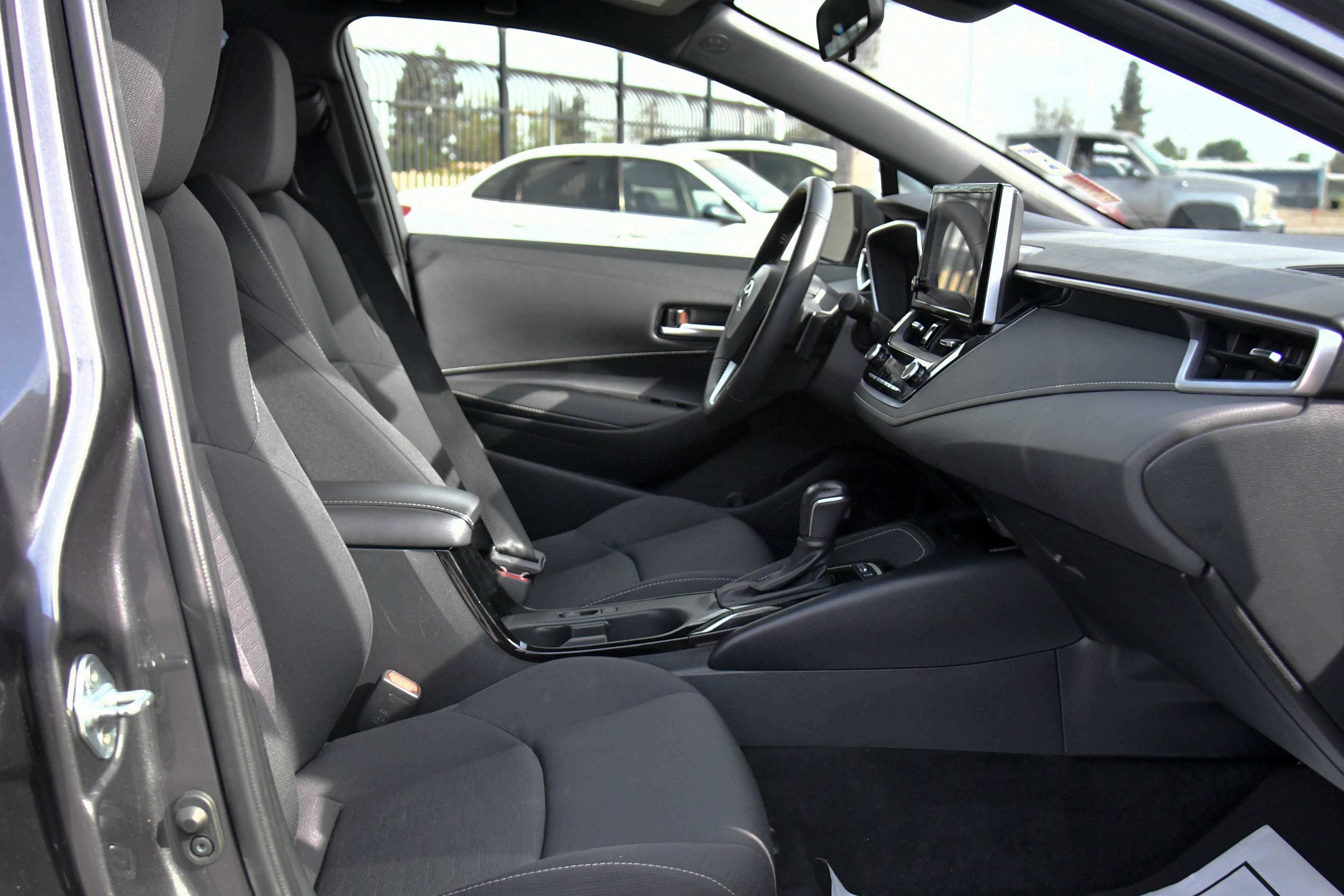 Used 2024 Toyota Corolla SE w/ SE Package image 46