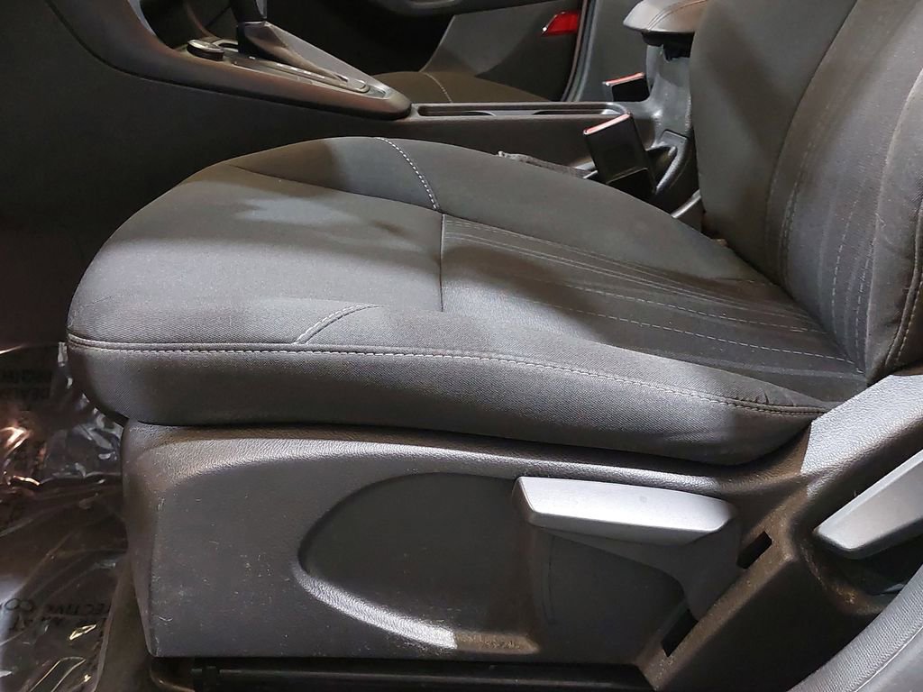 Used 2016 Ford Focus SE FWD image 28