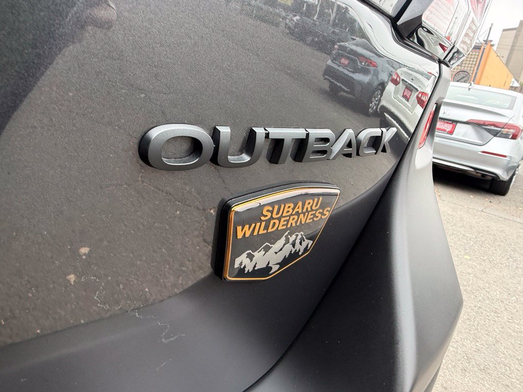 Used 2025 Subaru Outback Wilderness AWD/4WD image 7