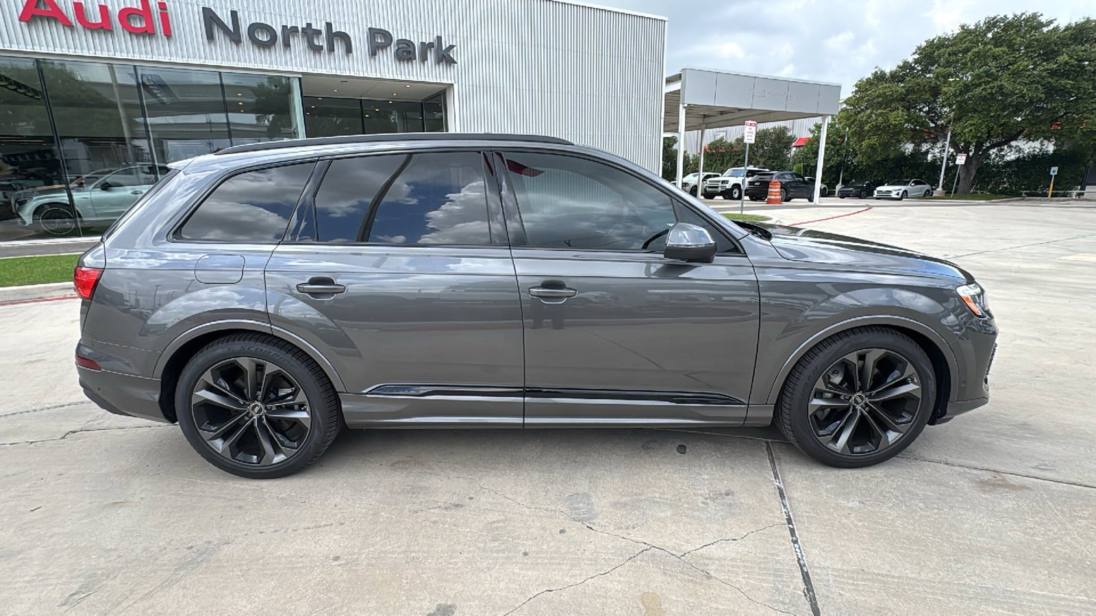 New 2026 Audi Q7 3.0T Premium Plus AWD/4WD image 8