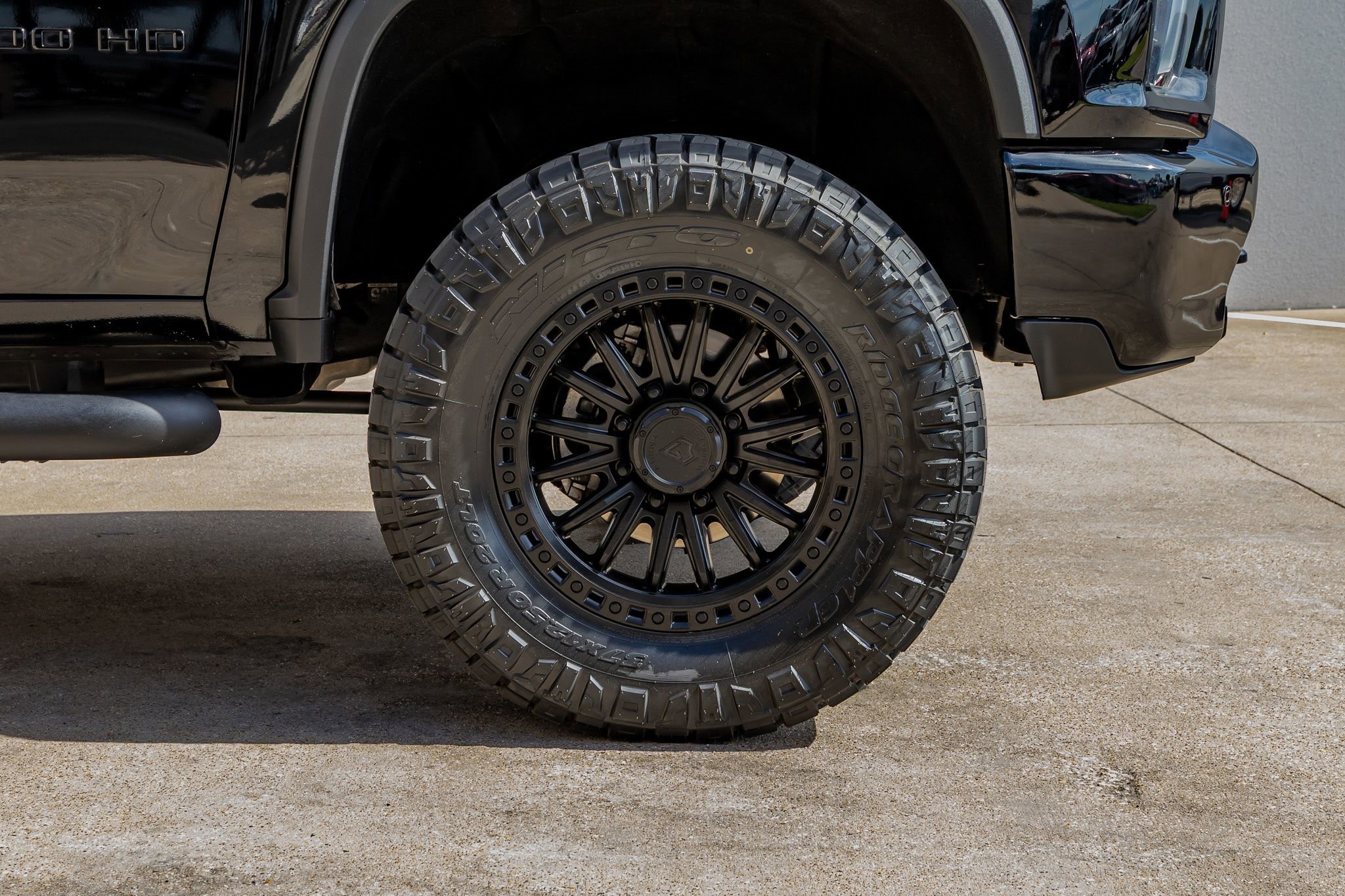 Used 2022 Chevrolet Silverado 2500 LT w/ Midnight Edition AWD/4WD image 12