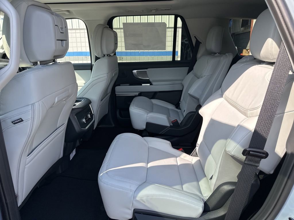 New 2026 Ford Expedition Platinum w/ Driver's Package AWD/4WD image 12