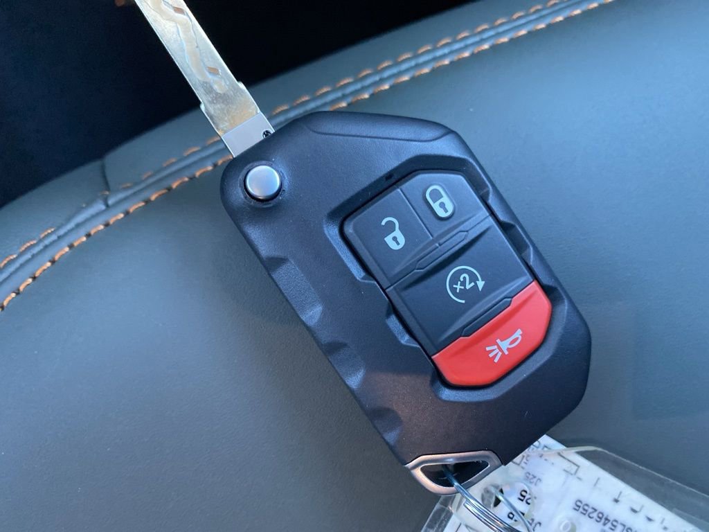 New 2025 Jeep Gladiator Mojave image 32