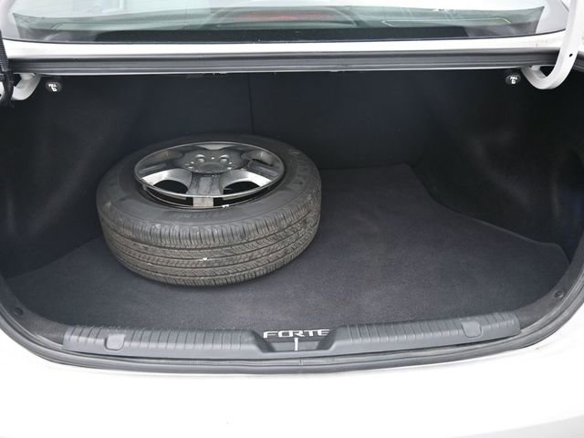 Used 2017 Kia Forte LX w/ LX Popular Package image 27