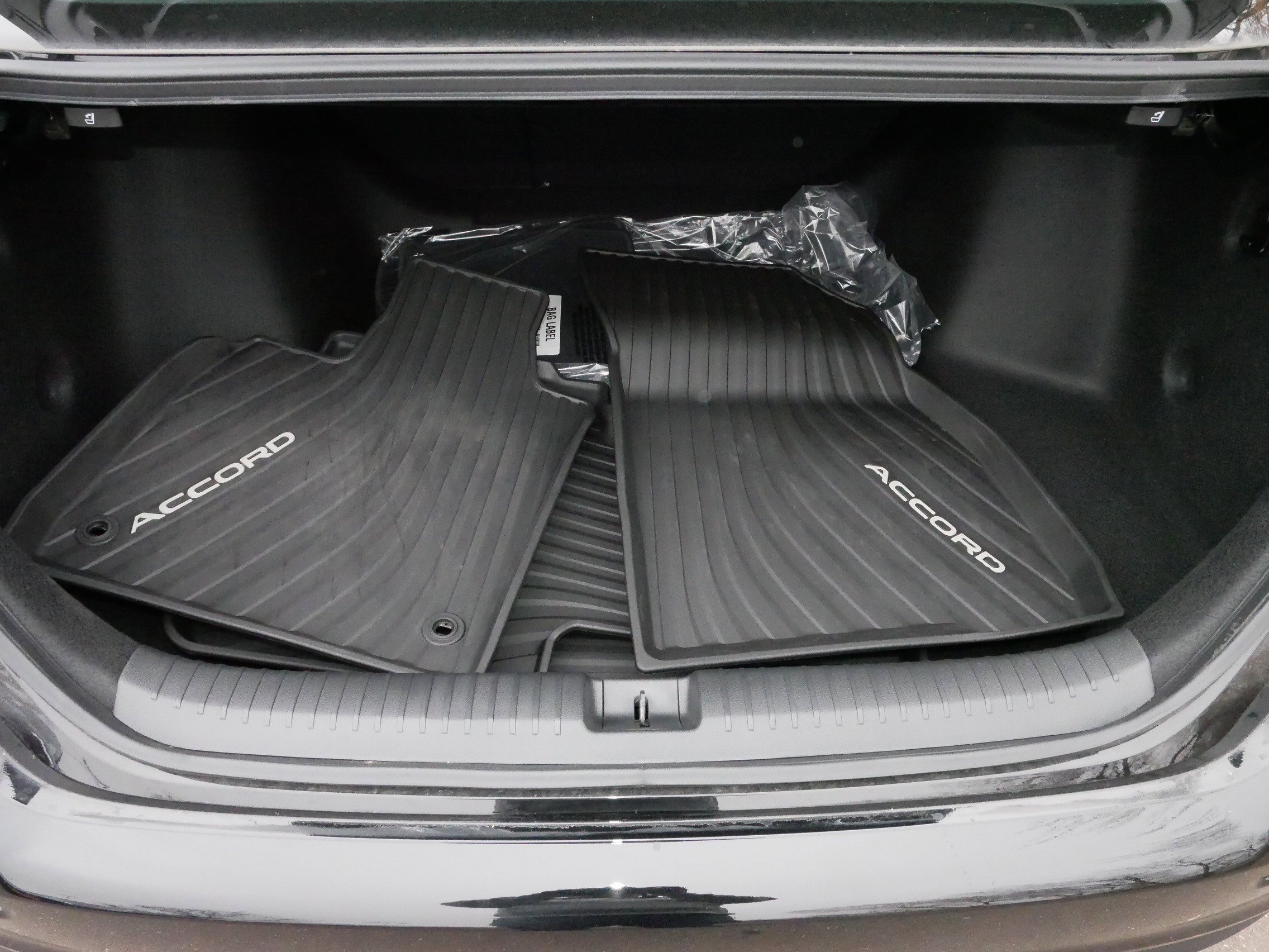 Certified 2025 Honda Accord SE image 18