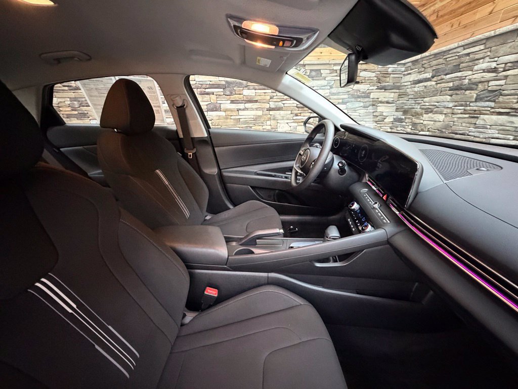 Used 2024 Hyundai Elantra SEL FWD image 14