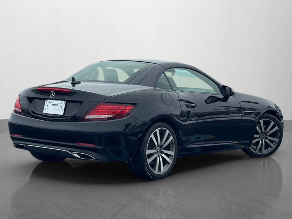 Used 2018 Mercedes-Benz SLC 300 image 2