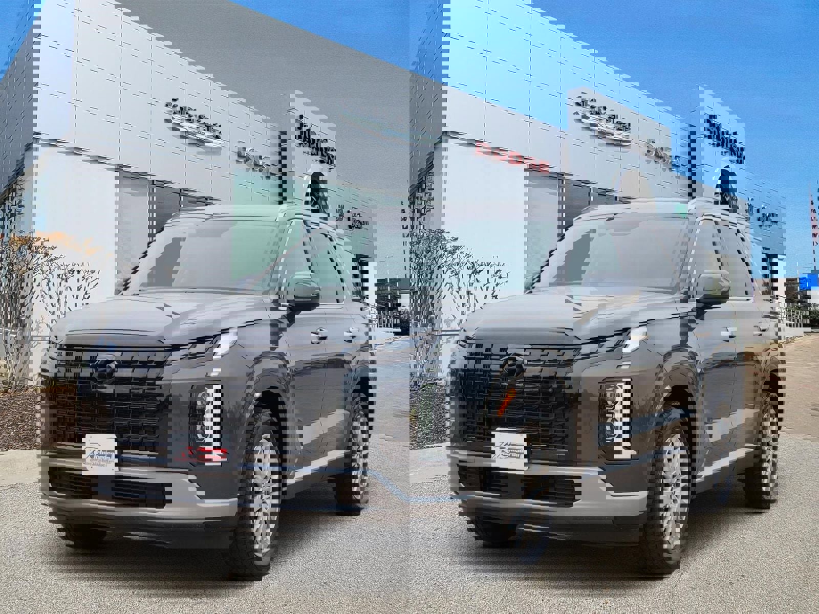 Used 2023 Hyundai Palisade SEL image 2