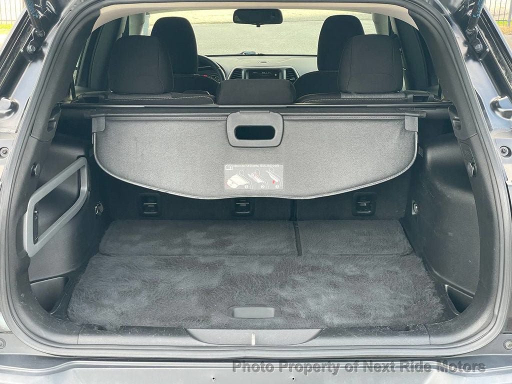 Used 2014 Jeep Cherokee Latitude FWD image 30