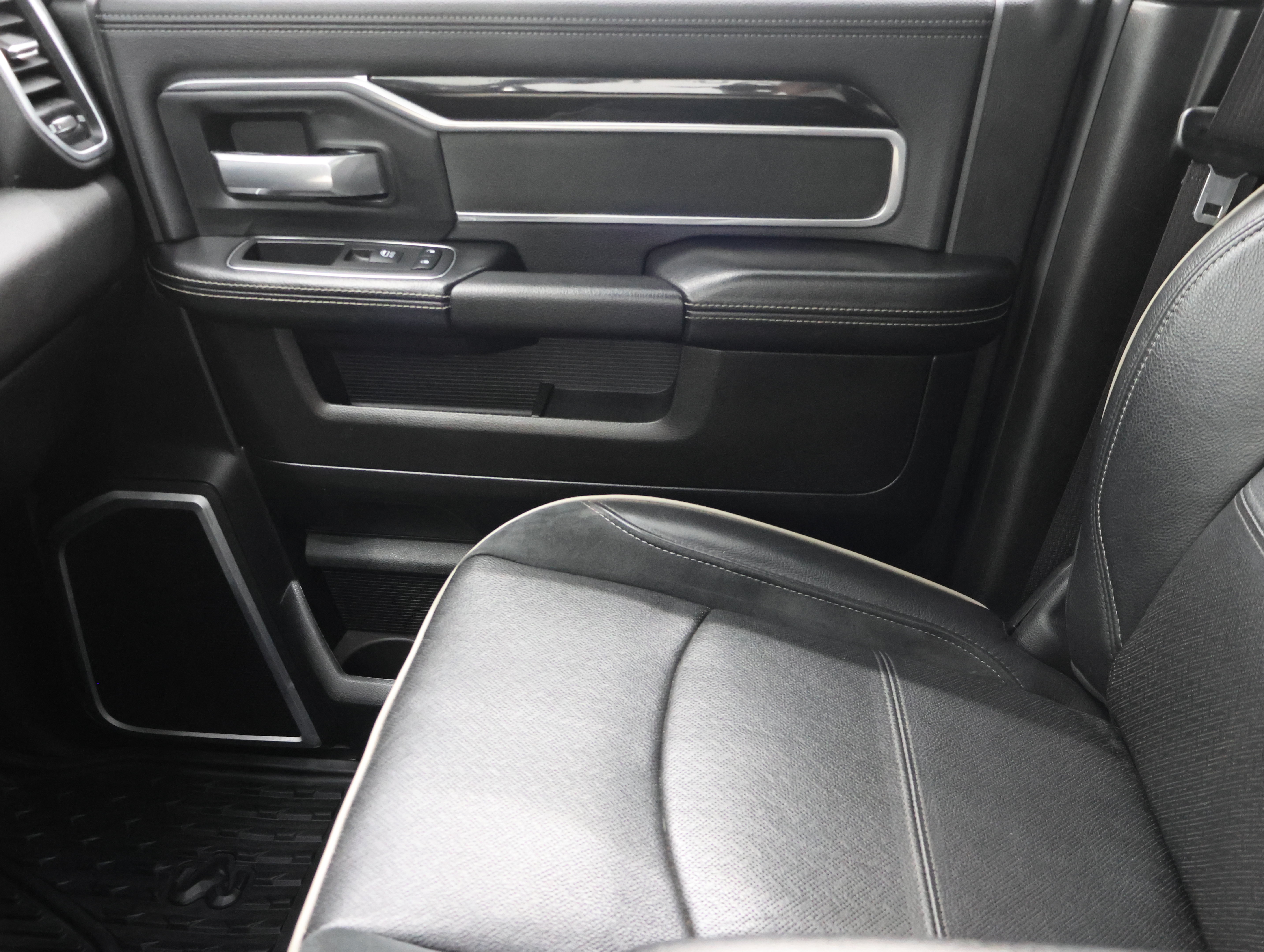 Used 2019 RAM 3500 Laramie AWD/4WD image 13