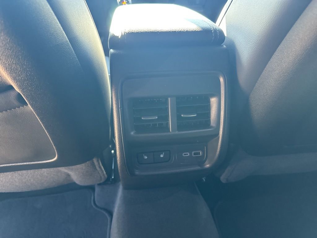 Certified 2024 Cadillac XT4 Luxury w/ Cold Weather Package image 32