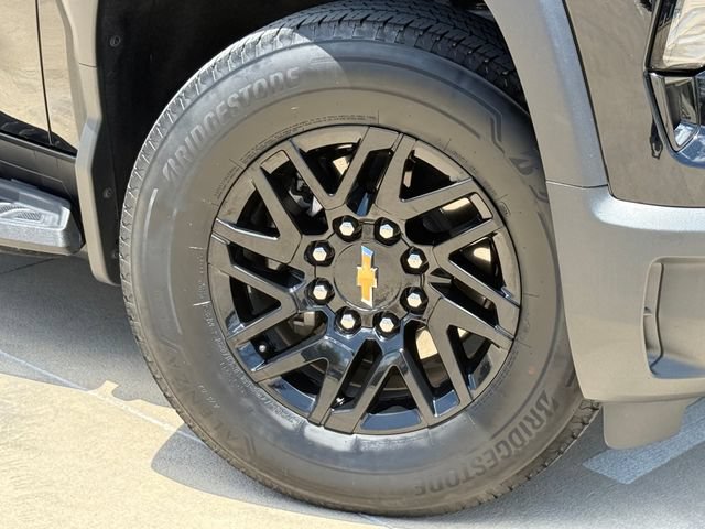 Used 2024 Chevrolet Silverado EV W/T AWD/4WD image 2