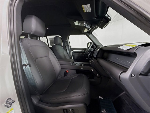New 2026 Land Rover Defender 110 X-Dynamic SE image 30