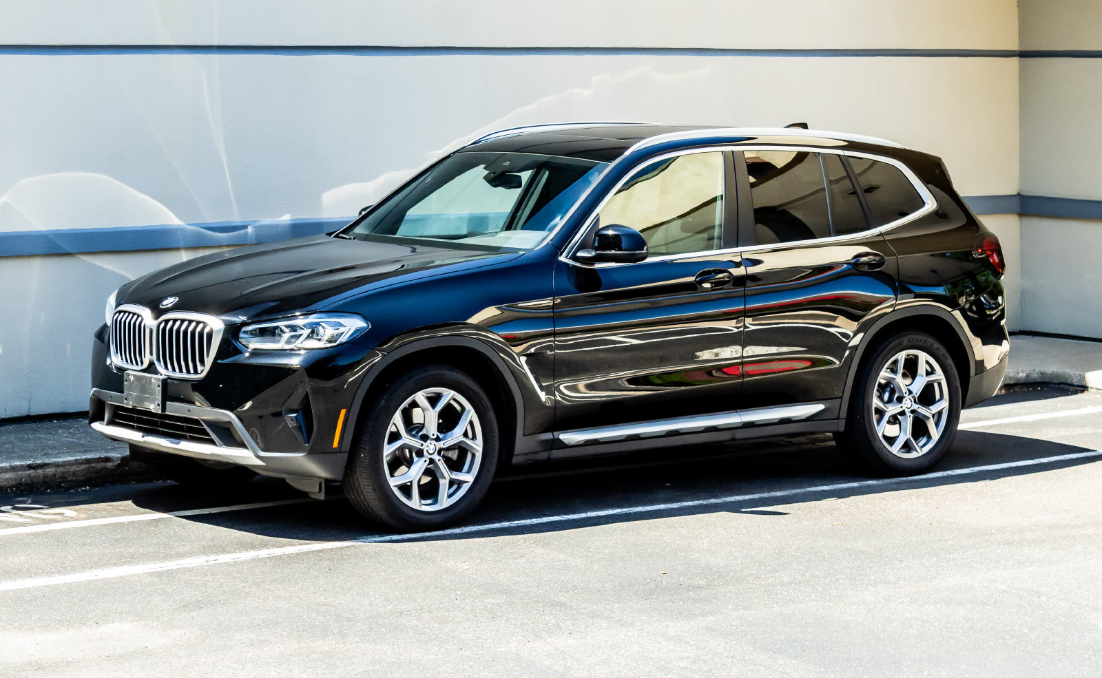 Used 2023 BMW X3 xDrive30i w/ Convenience Package AWD/4WD image 3