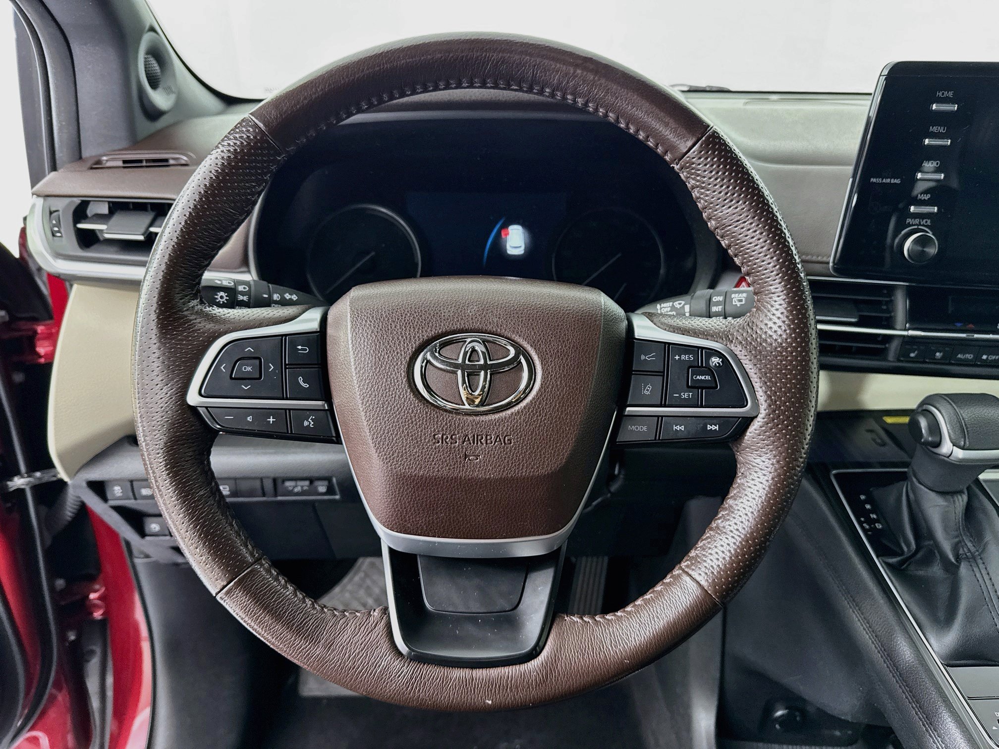 Used 2022 Toyota Sienna Platinum FWD image 11
