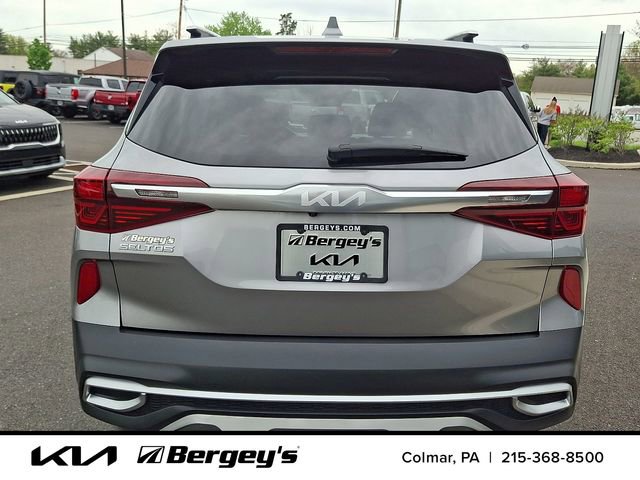 Certified 2023 Kia Seltos SX w/ SX Sunroof Package AWD/4WD image 5
