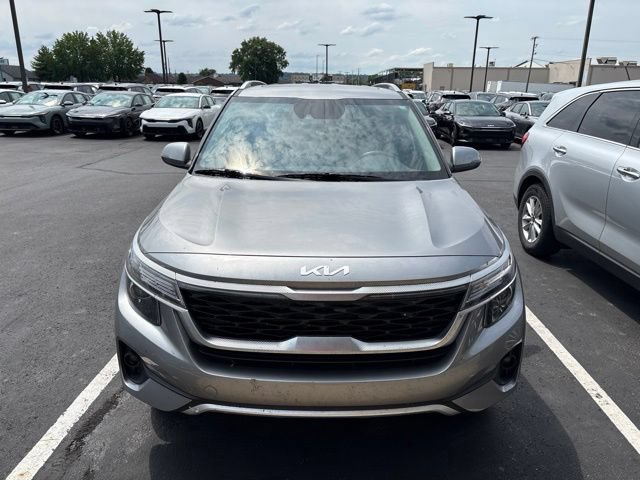 Used 2023 Kia Seltos EX AWD/4WD image 3