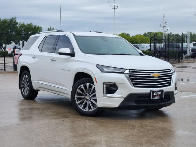 Used 2022 Chevrolet Traverse Premier FWD image 2