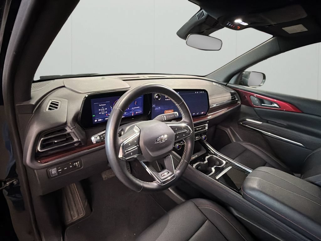 Used 2025 Chevrolet Traverse Z71 AWD/4WD image 28