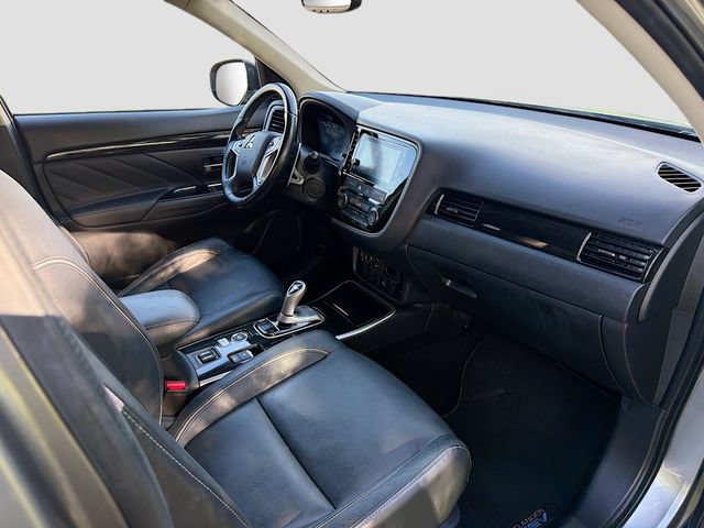 Used 2018 Mitsubishi Outlander SEL AWD/4WD image 12