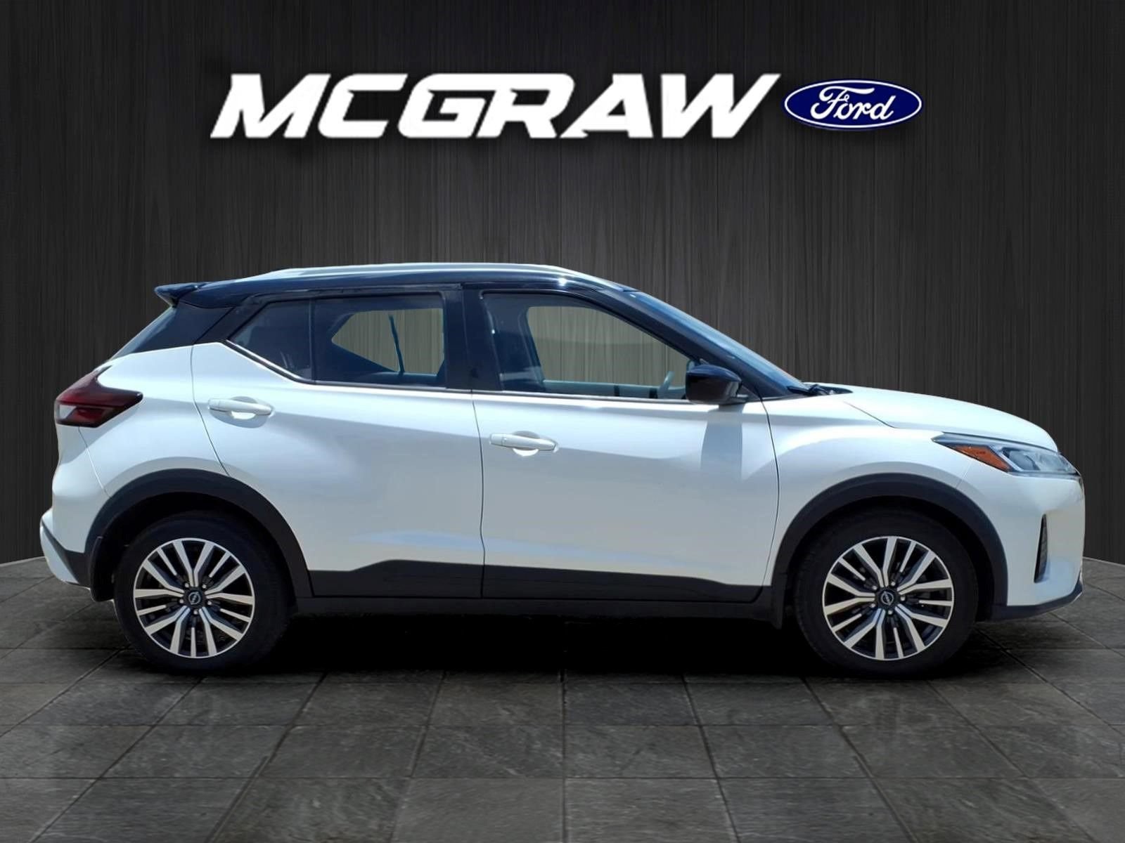 Used 2022 Nissan Kicks SV FWD image 7