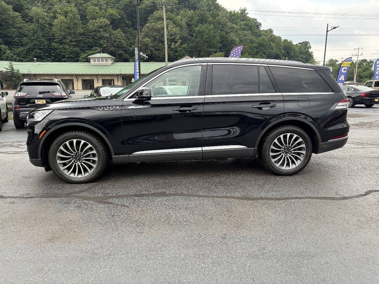 Used 2021 Lincoln Aviator Reserve w/ Elements Package Plus AWD/4WD image 6