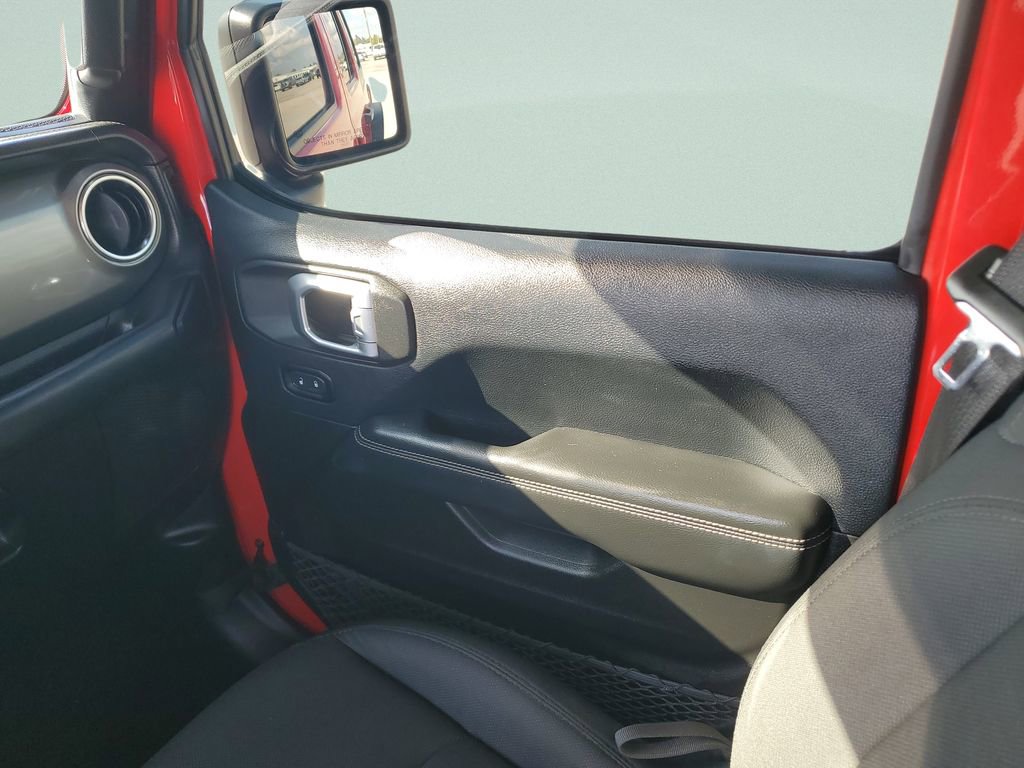 Used 2019 Jeep Wrangler Unlimited Sahara image 16