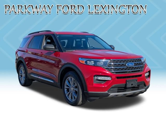 Used 2022 Ford Explorer XLT w/ Equipment Group 202A image 3
