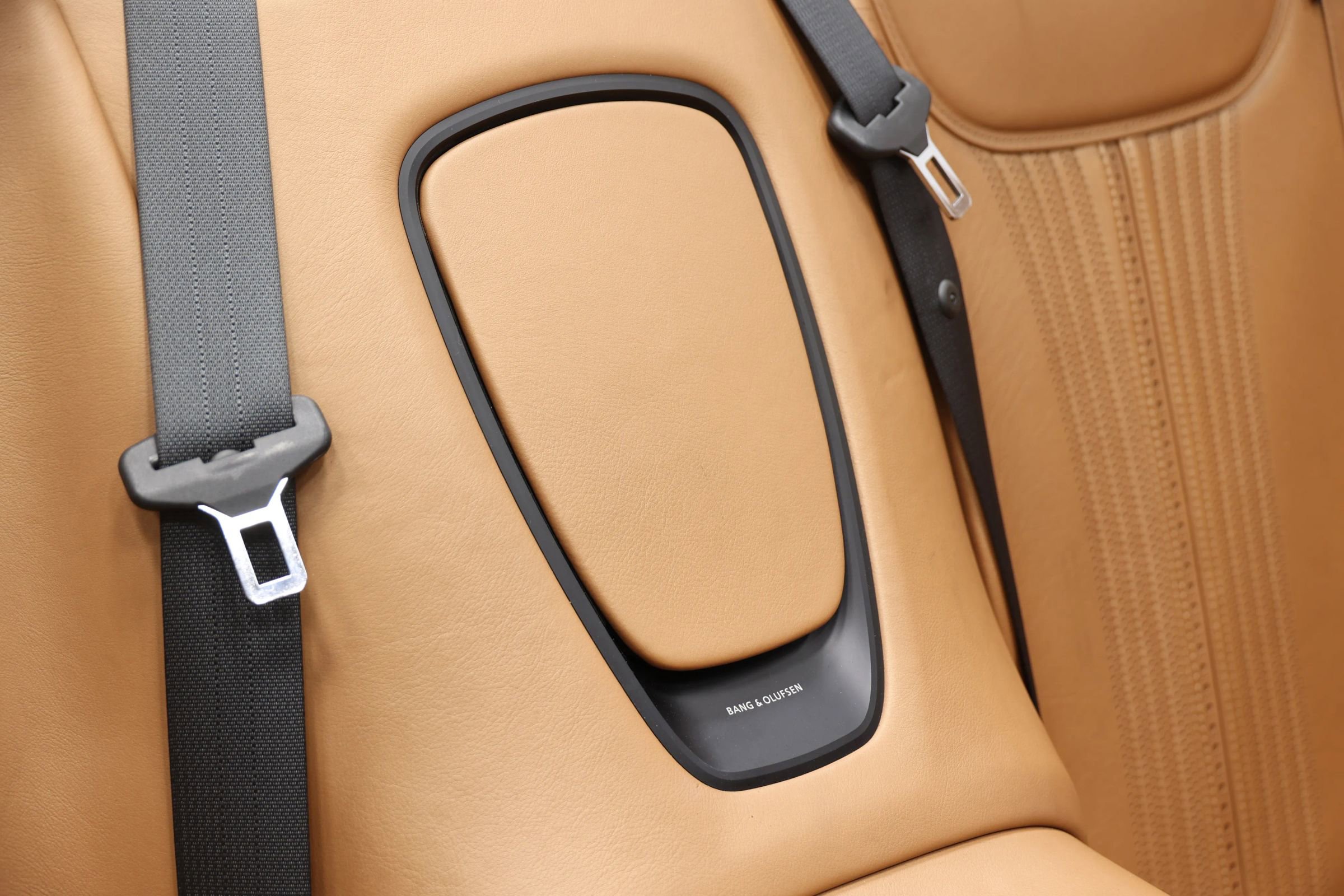 Used 2020 Aston Martin DB11 Volante image 67