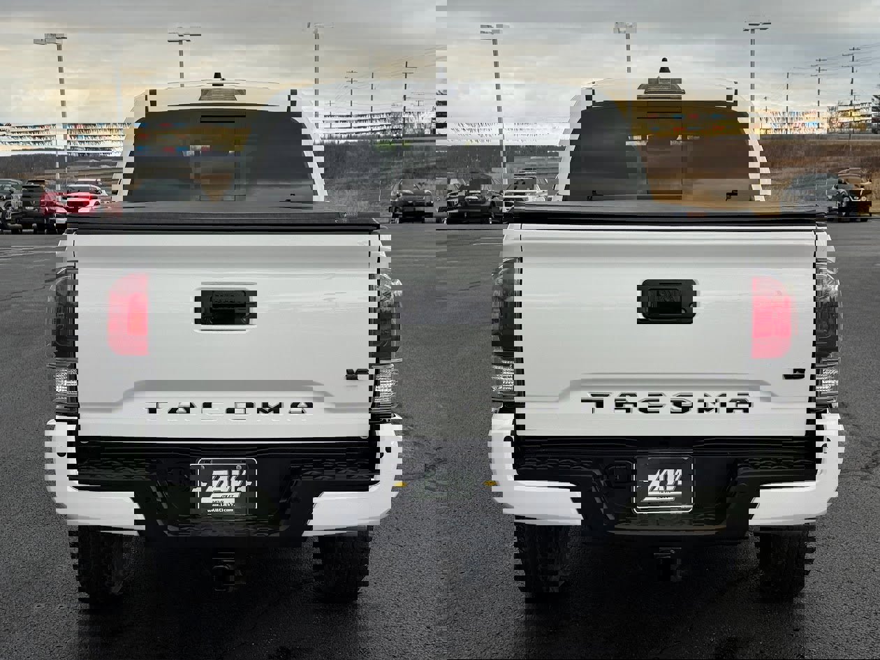 Used 2021 Toyota Tacoma TRD Off-Road w/ Technology Package image 6