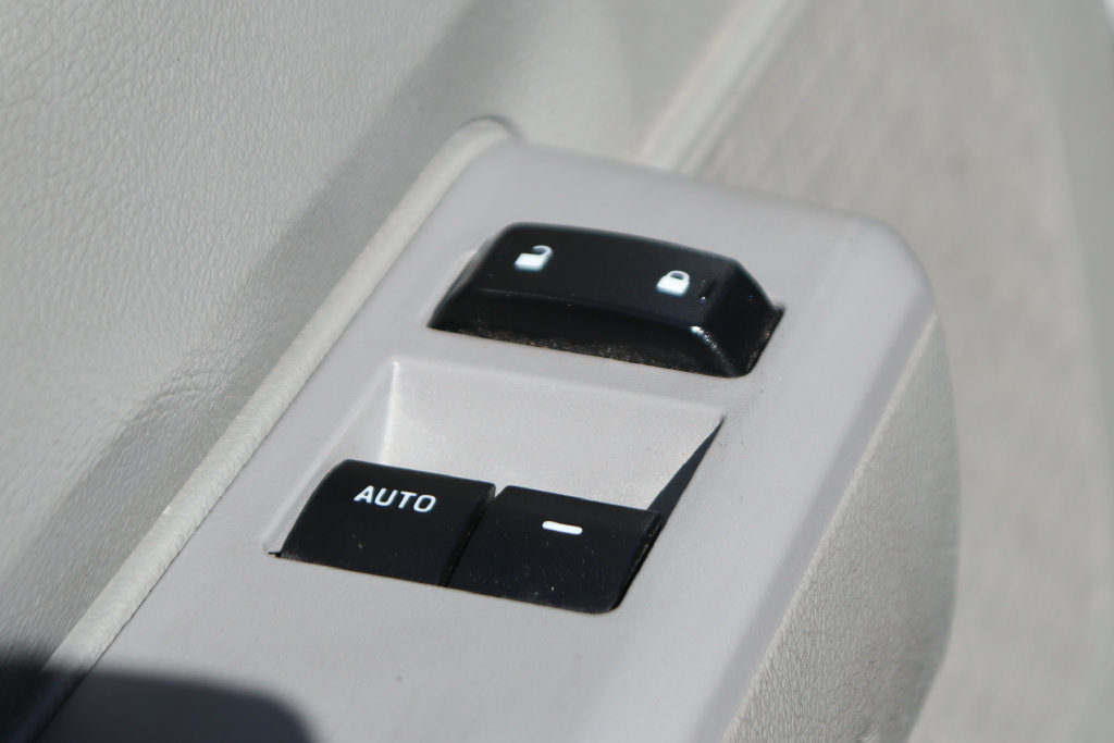 Used 2024 Ford E-450 and Econoline 450 Super Duty w/ Power Windows & Locks Group RWD image 16