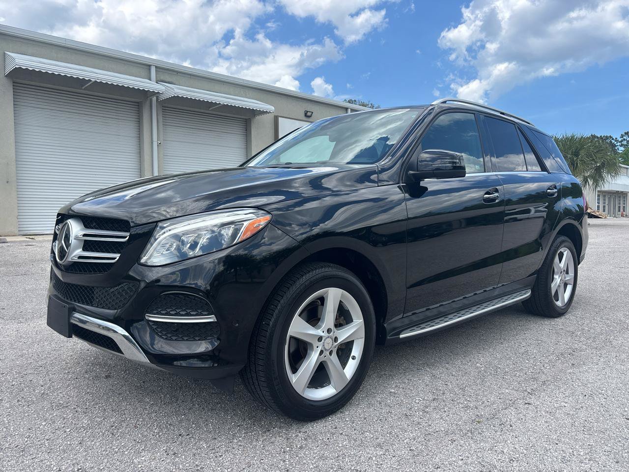 Used 2017 Mercedes-Benz GLE 350 4MATIC image 2