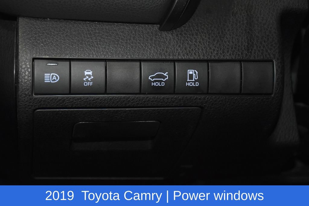 Used 2019 Toyota Camry SE w/ Audio Package image 9