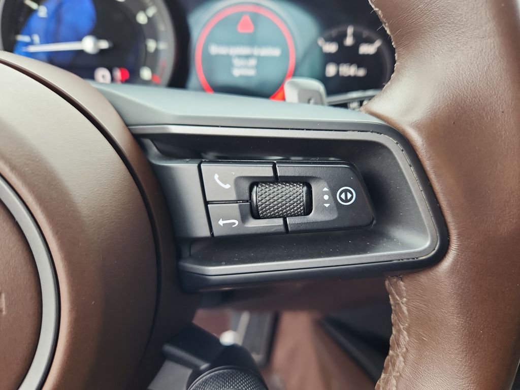 Used 2020 Porsche 911 image 18