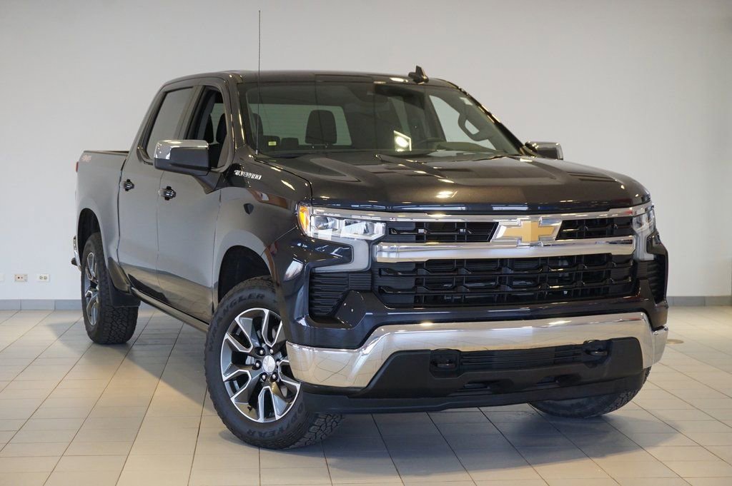 Used 2024 Chevrolet Silverado 1500 LT image 2