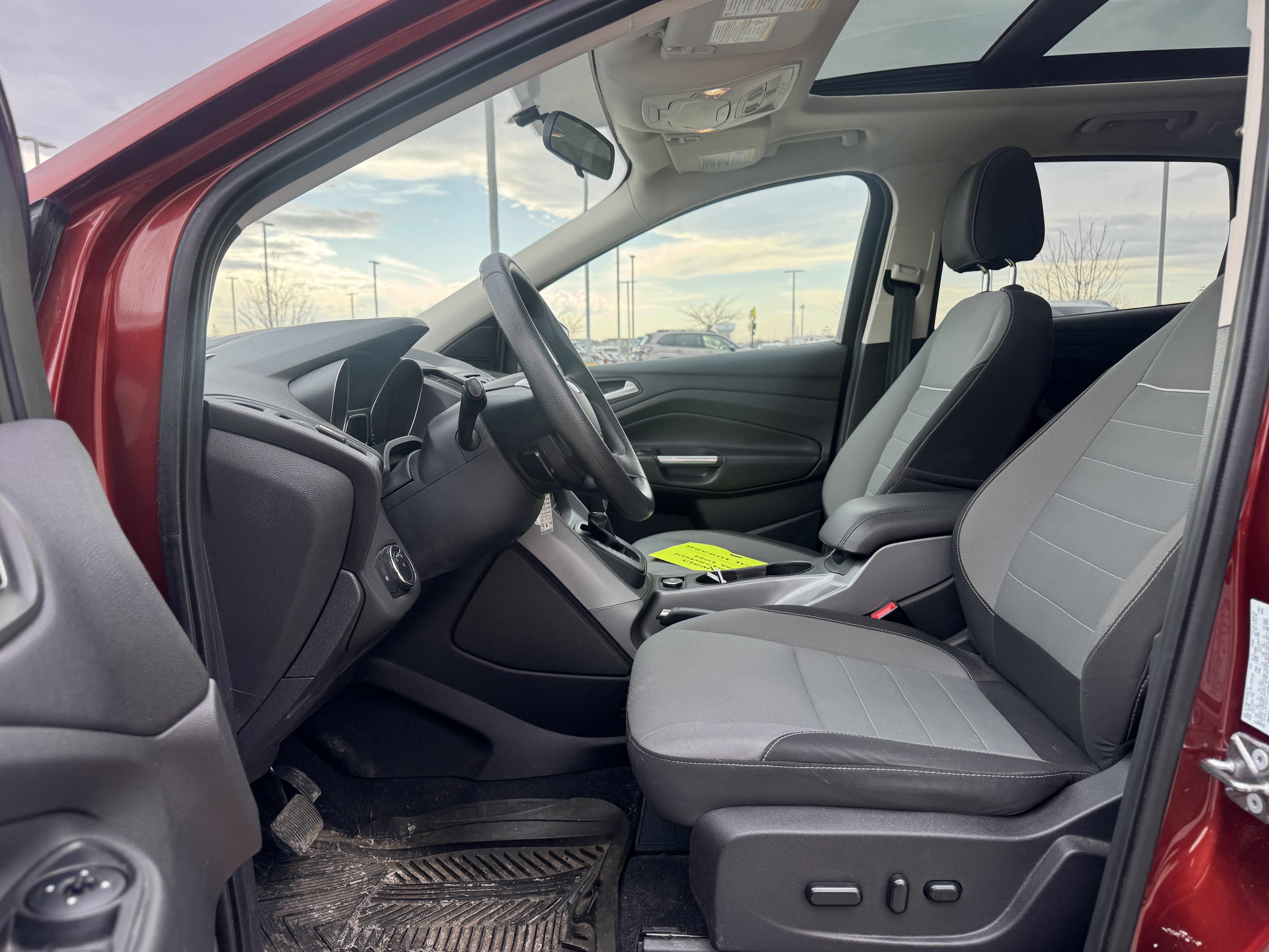 Used 2015 Ford Escape SE image 7